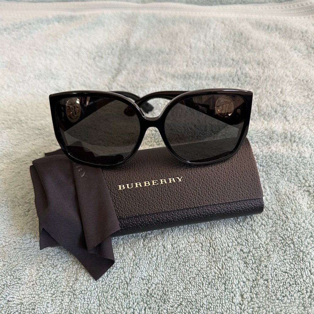 Burberry Black Sunglasses